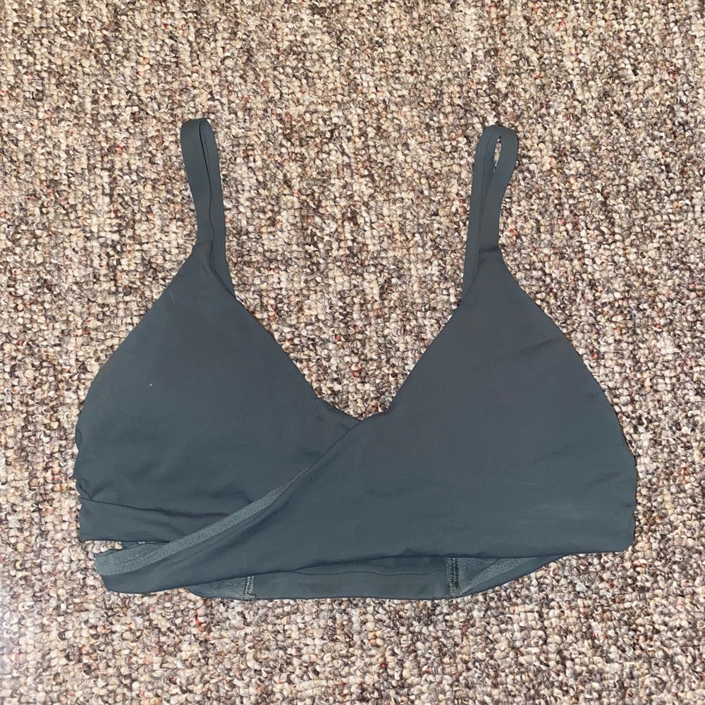 Lululemon army green sports bra